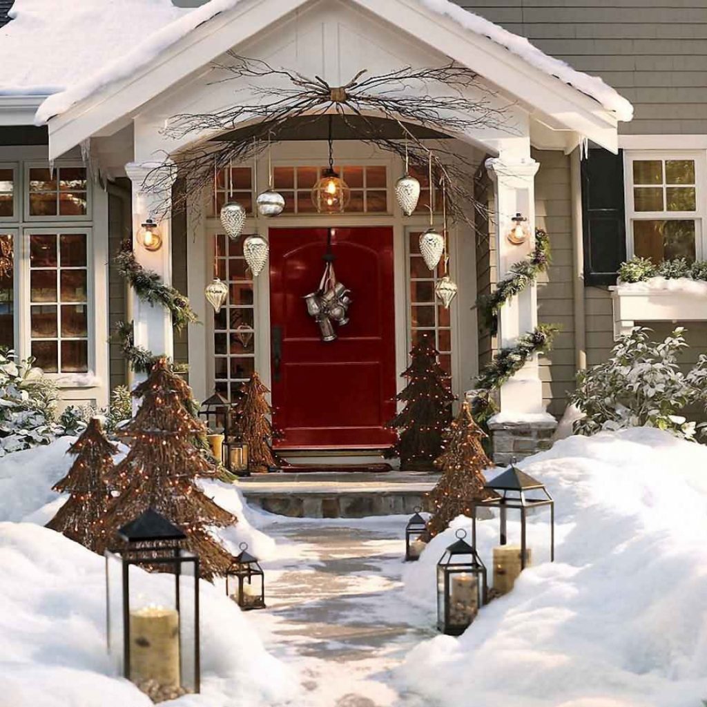 30 идей, как украсить входную дверь к Новому году